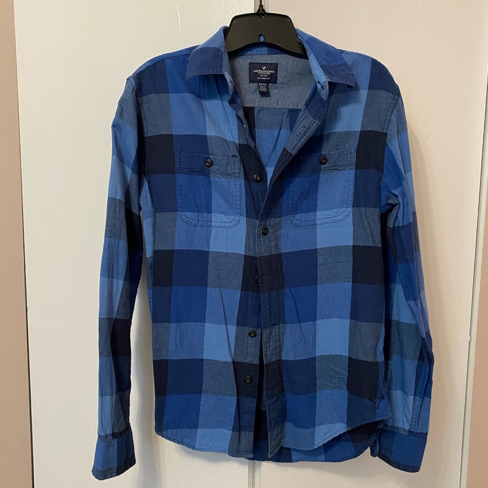 American Eagle plaid button down shirt